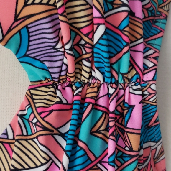 SunDazed pink multicolored strapless bikini top size 36D - Picture 5 of 12